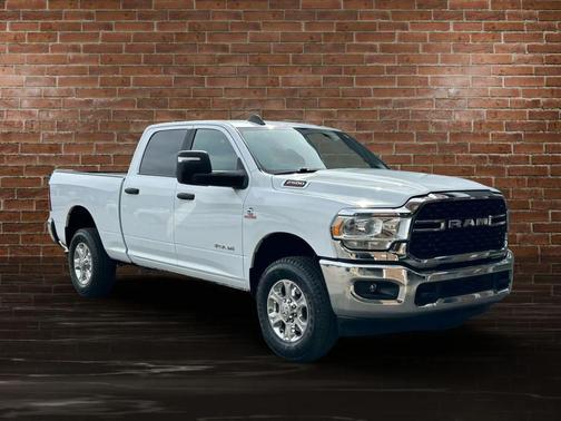 2023 RAM 2500 Big Horn Crew Cab 4x4 6'4' Box