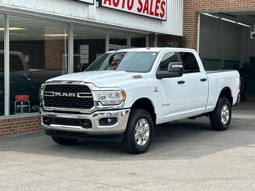 2023 RAM 2500 Big Horn Crew Cab 4x4 6'4' Box