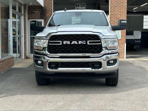2023 RAM 2500 Big Horn Crew Cab 4x4 6'4' Box