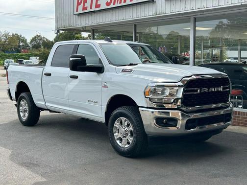 2023 RAM 2500 Big Horn Crew Cab 4x4 6'4' Box