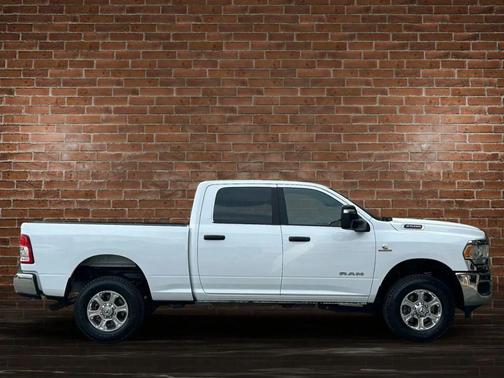 2023 RAM 2500 Big Horn Crew Cab 4x4 6'4' Box