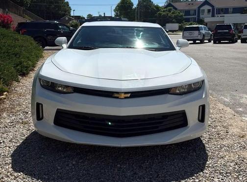 Summit White 2017 Chevrolet Camaro 1LT