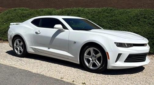 Summit White 2017 Chevrolet Camaro 1LT