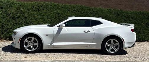Summit White 2017 Chevrolet Camaro 1LT