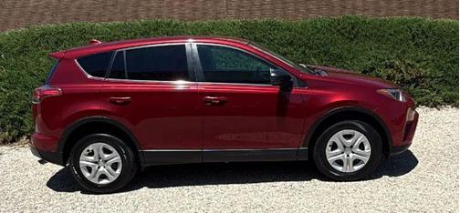 Ruby Flare Pearl 2018 Toyota RAV4 LE