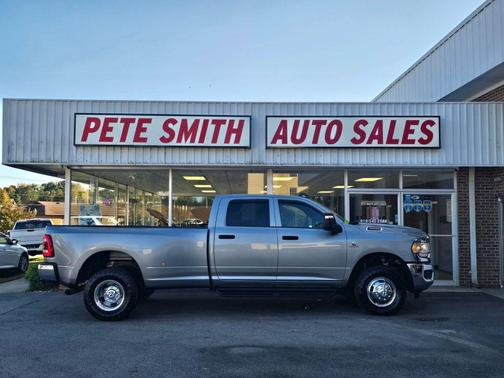 2024 RAM 3500 Tradesman Crew Cab 4x4 8' Box