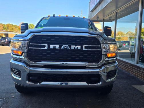 2024 RAM 3500 Tradesman Crew Cab 4x4 8' Box