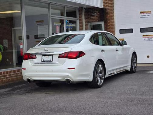 2016 INFINITI Q70L 3.7