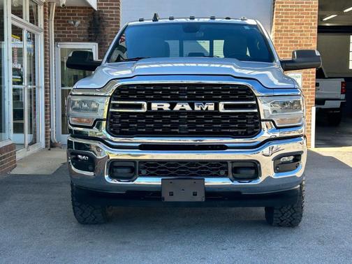2022 RAM 3500 Big Horn Crew Cab 4x4 6'4' Box