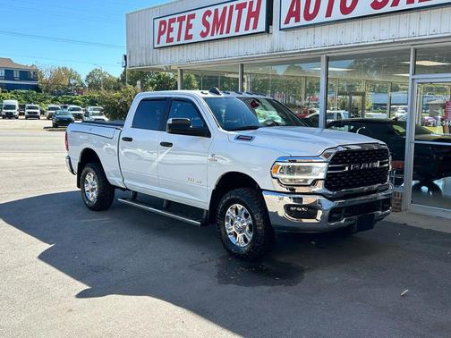 2022 RAM 3500 Big Horn Crew Cab 4x4 6'4' Box