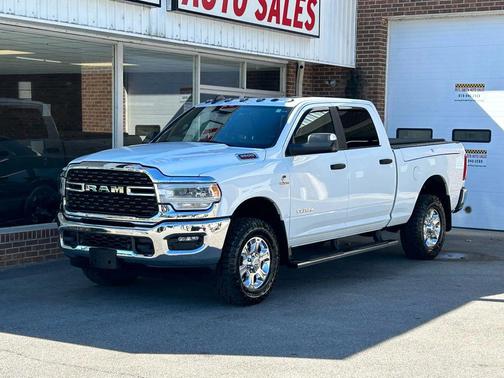 2022 RAM 3500 Big Horn Crew Cab 4x4 6'4' Box