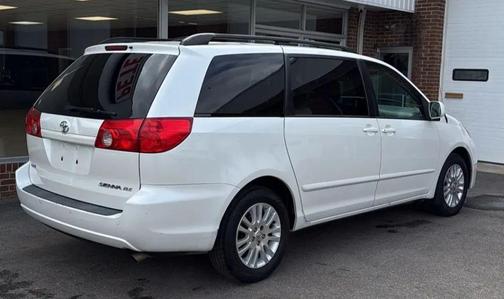 2010 Toyota Sienna XLE