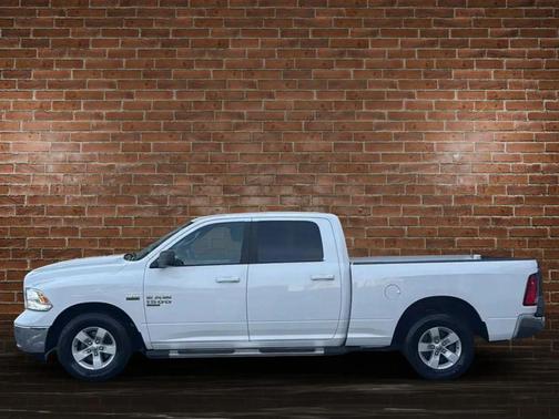 2019 RAM 1500 SLT