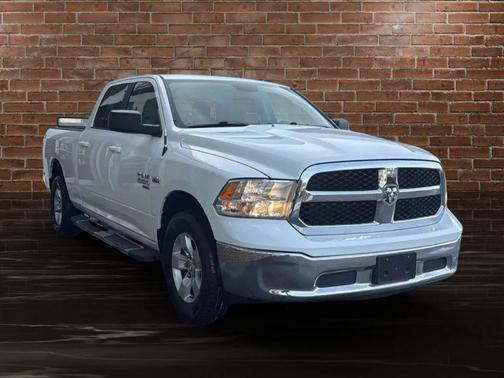 2019 RAM 1500 SLT