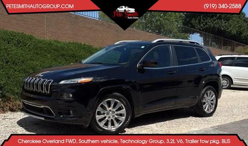 Diamond Black Crystal Pearlcoat 2017 Jeep Cherokee Overland