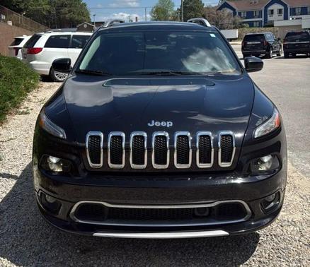 Diamond Black Crystal Pearlcoat 2017 Jeep Cherokee Overland