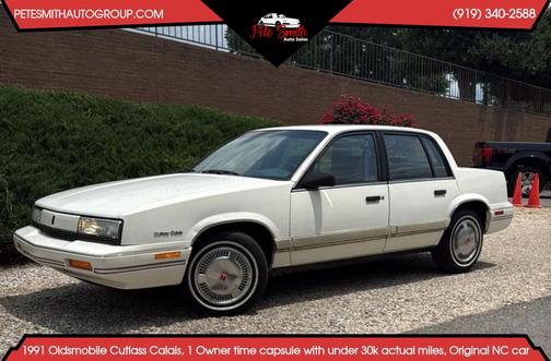 White 1991 Oldsmobile Cutlass Calais Base 4D Sedan