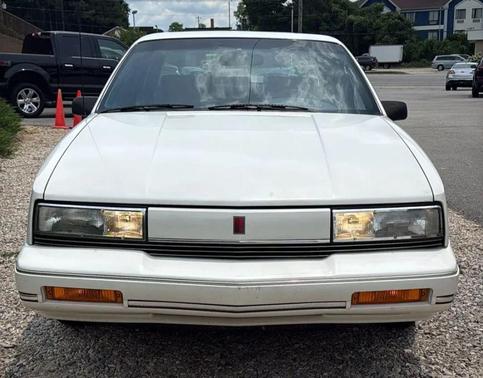 White 1991 Oldsmobile Cutlass Calais Base 4D Sedan