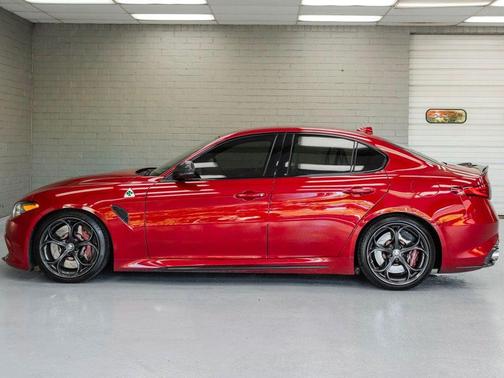 2017 Alfa Romeo Giulia Quadrifoglio