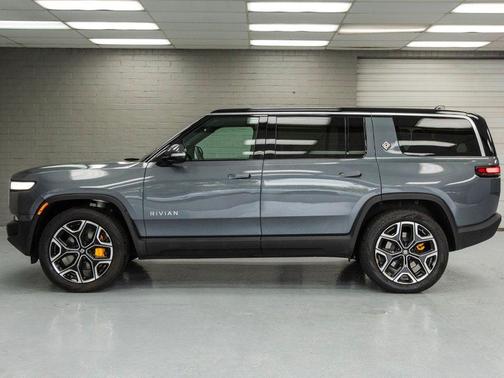 2022 Rivian R1S Launch Edition