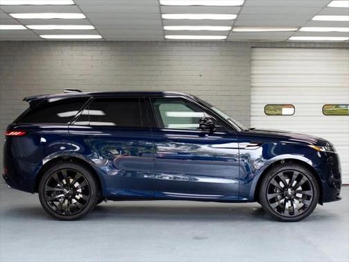 2023 Land Rover Range Rover Sport SE