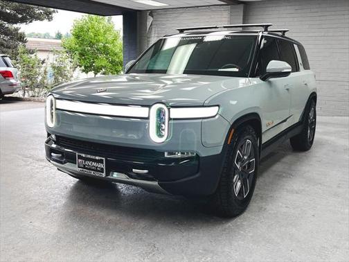 2023 Rivian R1S Adventure
