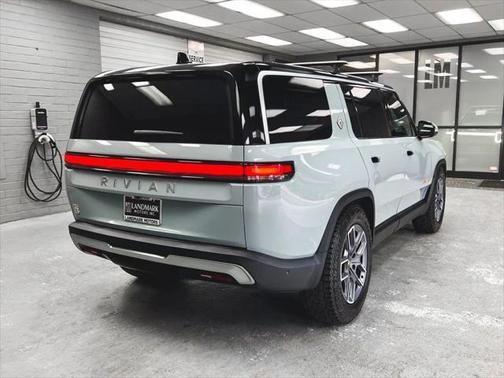 2023 Rivian R1S Adventure