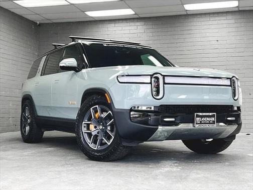 2023 Rivian R1S Adventure