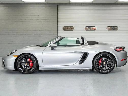 2024 Porsche 718 Boxster S