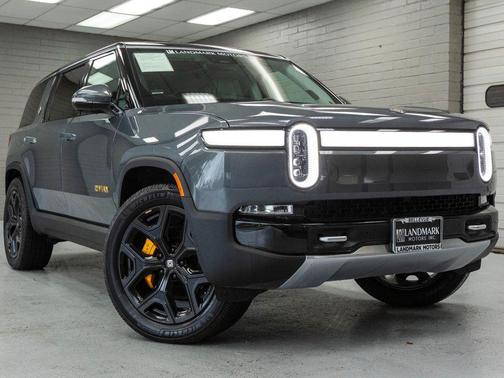 2023 Rivian R1S Adventure