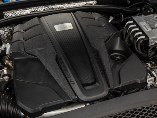 2022 Porsche Macan S