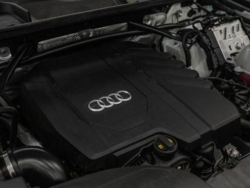 2022 Audi Q5 45 S line Premium