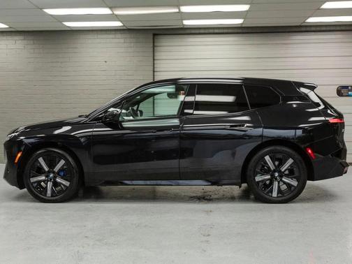2025 BMW iX xDrive50