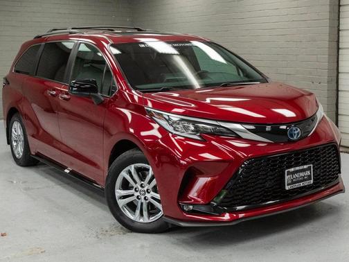 Ruby Flare Pearl 2022 Toyota Sienna XSE 7 Passenger