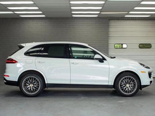 2017 Porsche Cayenne Platinum Edition