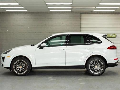 2017 Porsche Cayenne Platinum Edition