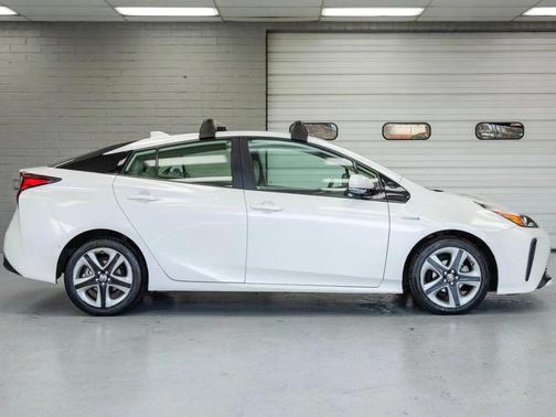 2020 Toyota Prius XLE