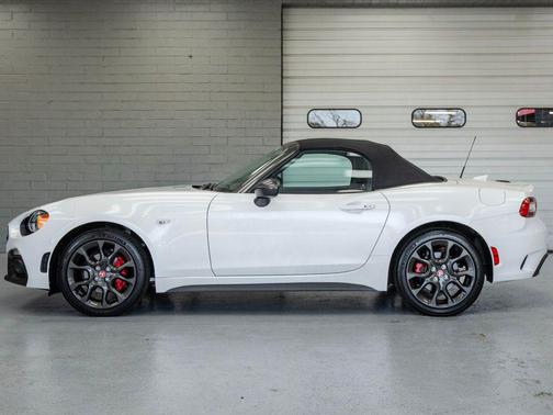 2020 FIAT 124 Spider Base