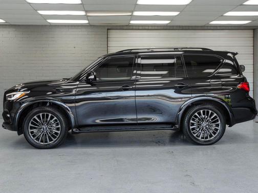 2024 INFINITI QX80 SENSORY AWD