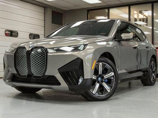 2025 BMW iX xDrive50