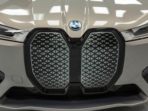 2025 BMW iX xDrive50