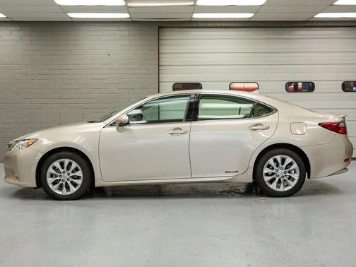 2014 Lexus ES 300h Base