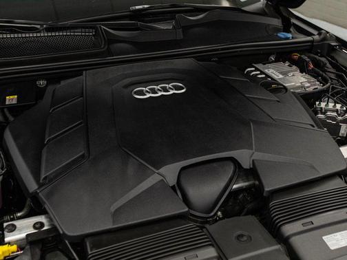 2023 Audi Q7 55 Premium Plus