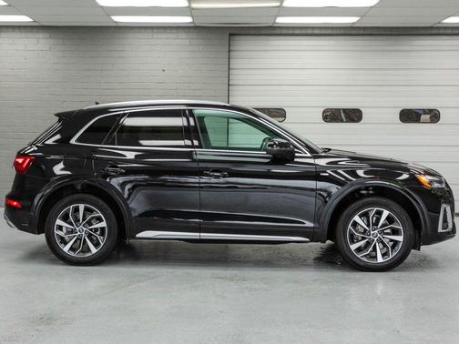 2022 Audi Q5 45 S line Premium Plus
