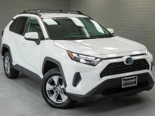 White 2022 Toyota RAV4 Hybrid XLE
