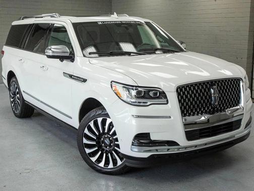 Pristine White Metallic Tri-Coat 2023 Lincoln Navigator Black Label