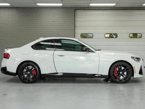 Alpine White 2024 BMW M240 i xDrive