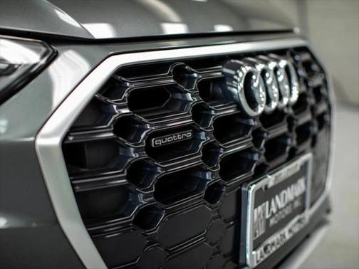 2022 Audi Q5 45 S line Premium