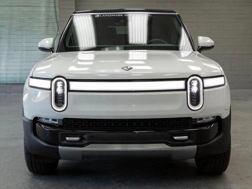 2023 Rivian R1S Adventure