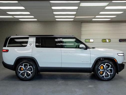2023 Rivian R1S Adventure